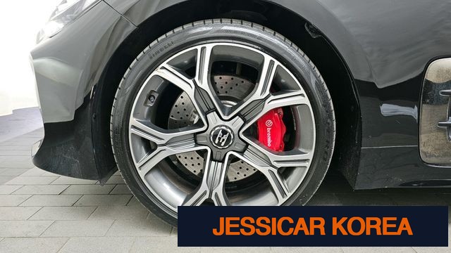 2018 Kia Stinger - Thumbnail 8