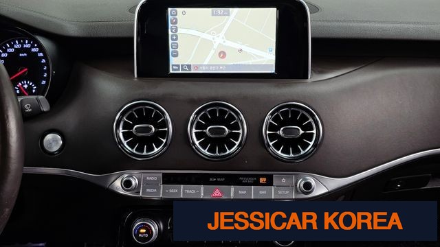 2018 Kia Stinger - Thumbnail 9
