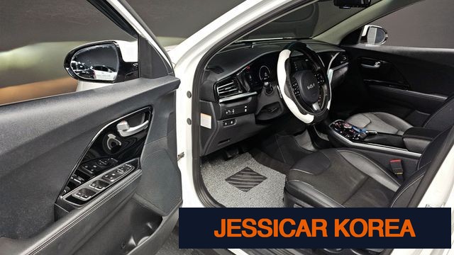 2022 Kia Niro EV - Thumbnail 2