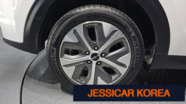 2022 Kia Niro EV - Thumbnail 16