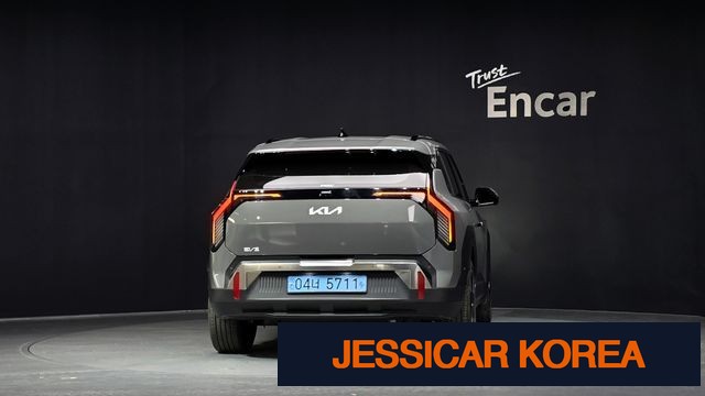 2025 Kia EV3 - Thumbnail 18