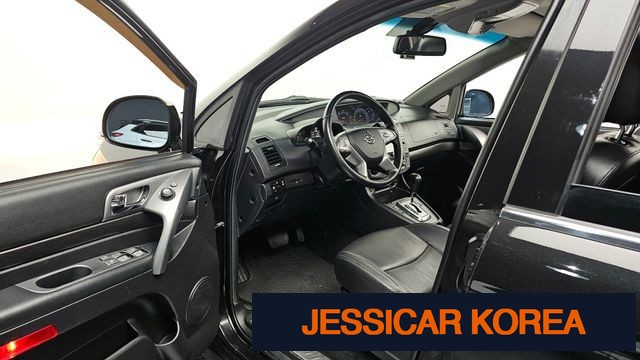 2018 KG Mobility Korando Turismo - Thumbnail 9