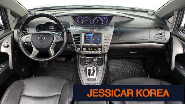2018 KG Mobility Korando Turismo - Thumbnail 16