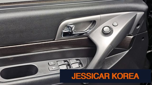 2018 KG Mobility Korando Turismo - Thumbnail 20