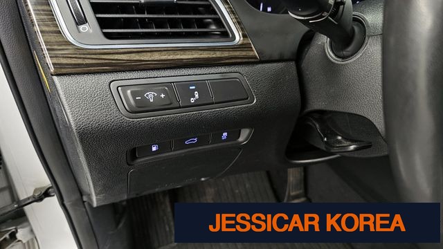 2016 Hyundai LF Sonata - Thumbnail 6