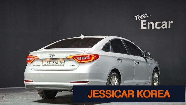 2016 Hyundai LF Sonata - Thumbnail 10