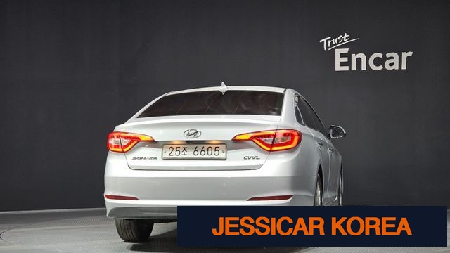 2016 Hyundai LF Sonata - Thumbnail 11