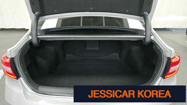 2016 Hyundai LF Sonata - Thumbnail 17