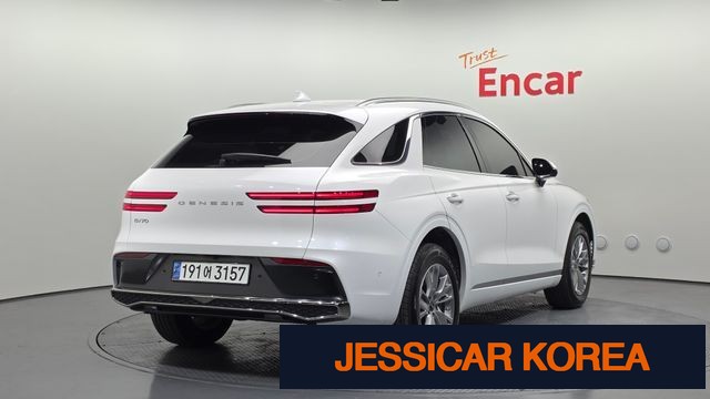 2025 Genesis GV70 - Thumbnail 3