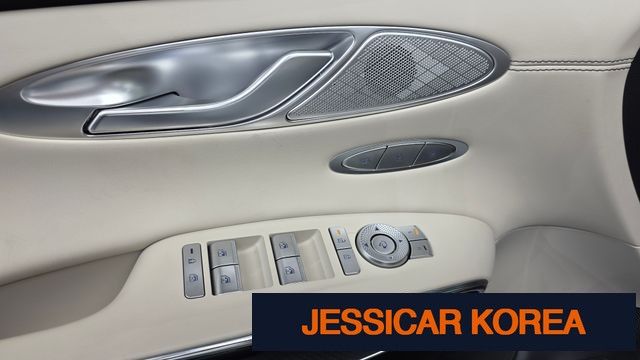 2025 Genesis GV70 - Thumbnail 6