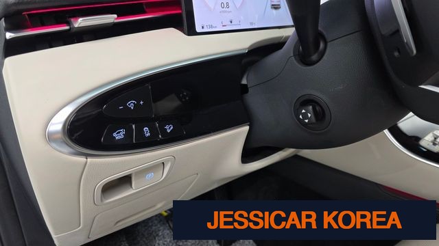 2025 Genesis GV70 - Thumbnail 8
