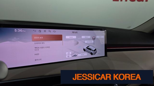 2025 Genesis GV70 - Thumbnail 17