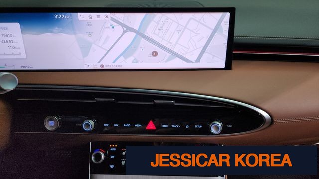2025 Genesis GV70 - Thumbnail 2