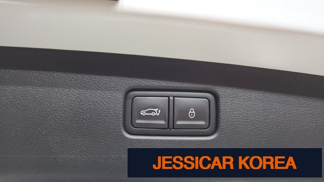 2025 Genesis GV70 - Thumbnail 15