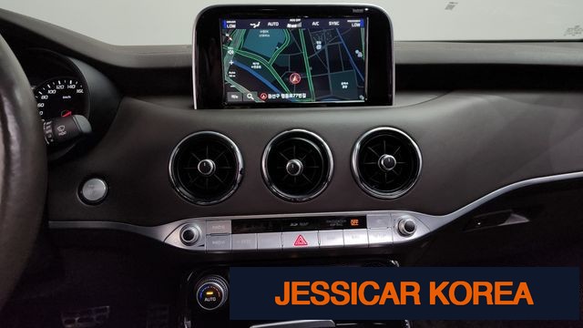 2018 Kia Stinger - Thumbnail 13