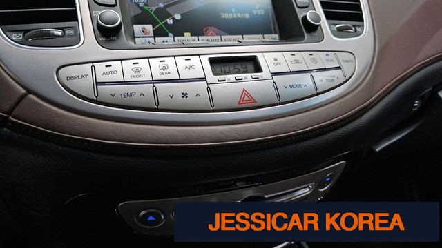 2012 Hyundai Genesis - Thumbnail 4