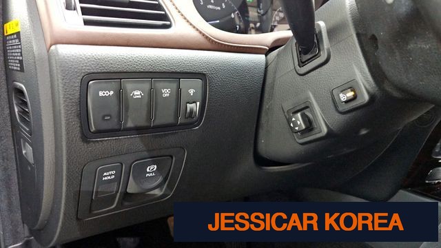 2012 Hyundai Genesis - Thumbnail 13