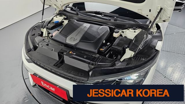 2023 Kia EV6 - Thumbnail 3
