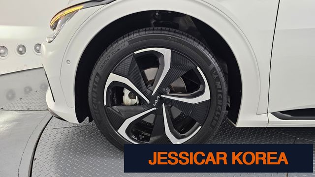 2023 Kia EV6 - Thumbnail 8