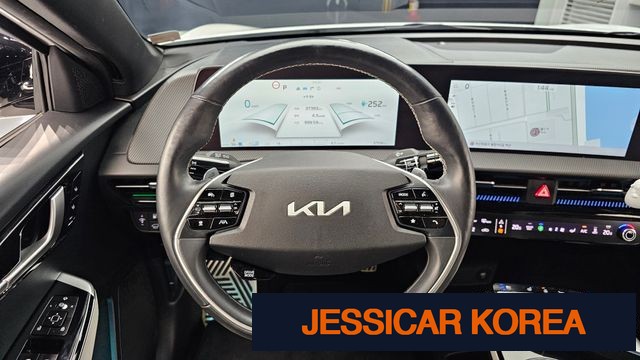 2023 Kia EV6 - Thumbnail 17