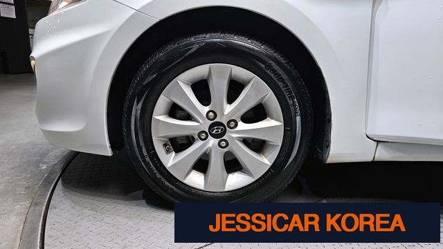 2016 Hyundai Accent (new model) - Thumbnail 17