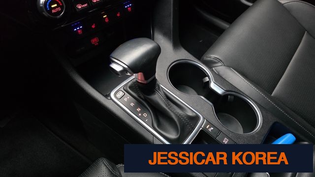 2021 Kia Sportage the bold - Thumbnail 2