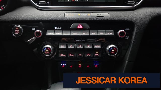 2021 Kia Sportage the bold - Thumbnail 16