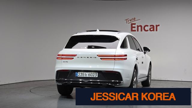 2025 Genesis GV70 - Thumbnail 16