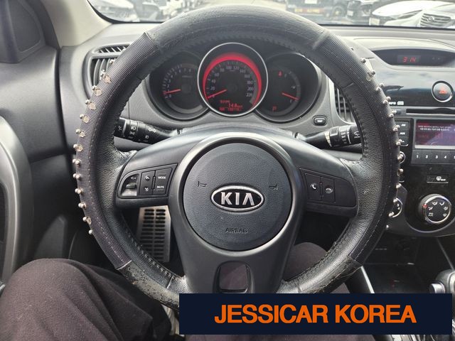 2011 Kia Forte Coupe - Thumbnail 10