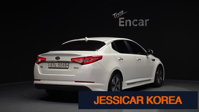 2013 Kia K5 Hybrid - Thumbnail 17