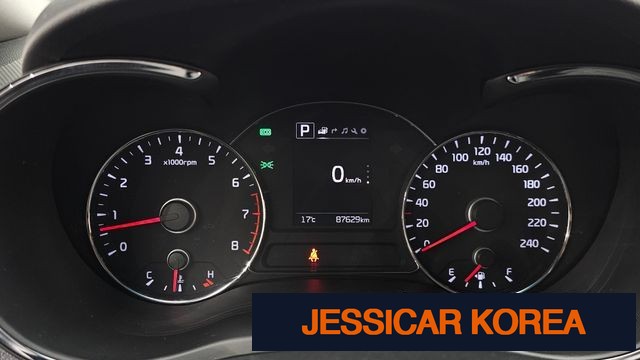 2017 Kia The New K3 - Thumbnail 11