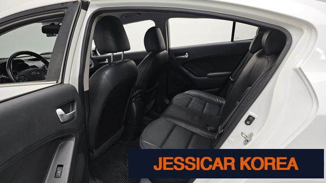 2017 Kia The New K3 - Thumbnail 17