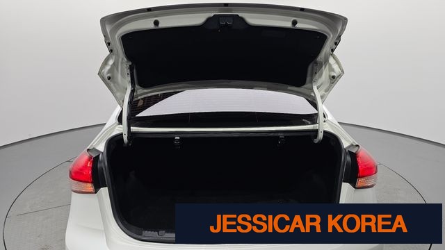 2017 Kia The New K3 - Thumbnail 18