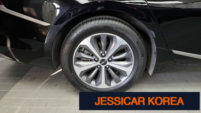 2022 Kia K8 Hybrid - Thumbnail 13