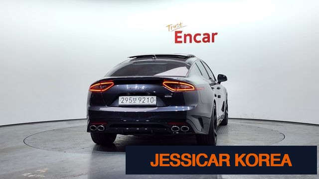 2018 Kia Stinger - Thumbnail 9