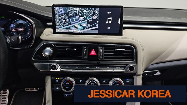 2021 Genesis The New G70 - Thumbnail 2