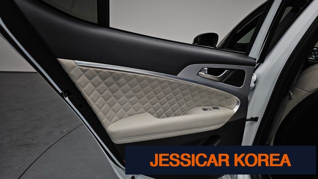 2021 Genesis The New G70 - Thumbnail 6