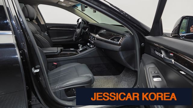 2019 Genesis G90 - Thumbnail 10