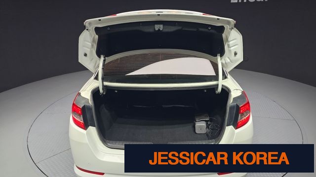 2012 Kia K5 - Thumbnail 6