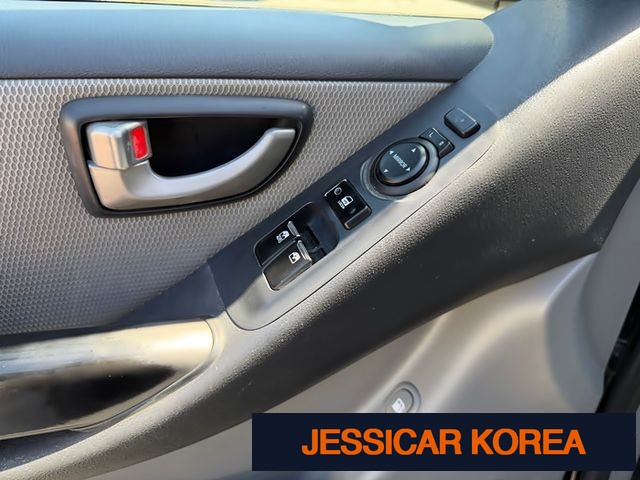 2011 Hyundai Grand Starex - Thumbnail 8