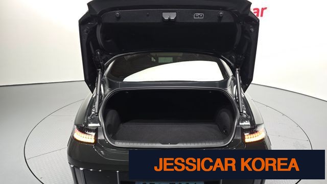 2023 Hyundai Ioniq 6 - Thumbnail 8