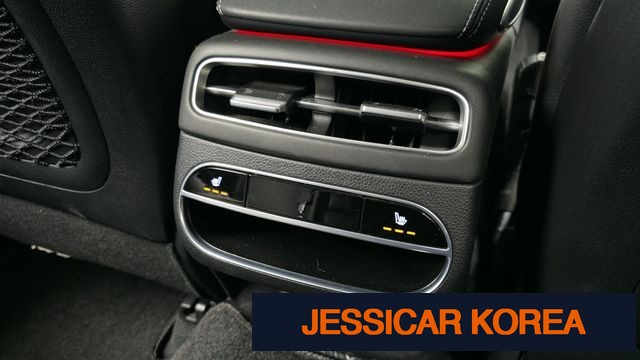 2021 Genesis GV70 - Thumbnail 8