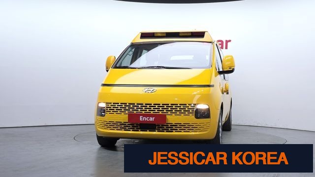 2023 Hyundai Staria - Thumbnail 9