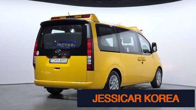 2023 Hyundai Staria - Thumbnail 14
