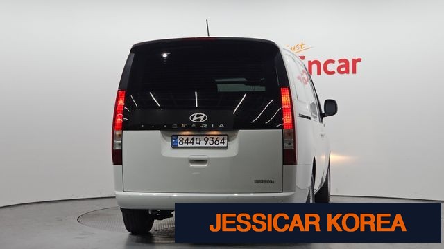2025 Hyundai Staria - Thumbnail 12