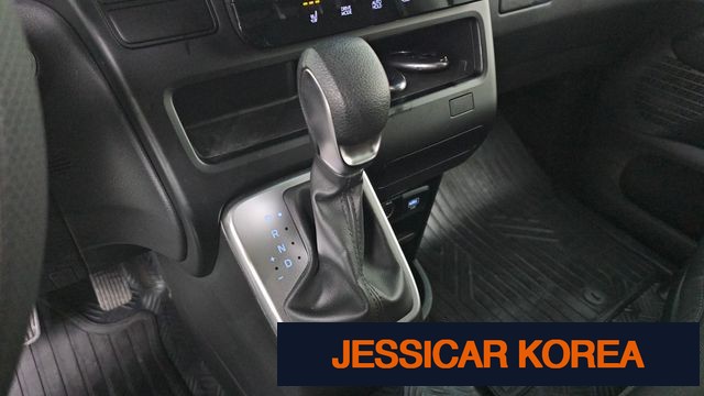 2025 Hyundai Staria - Thumbnail 18