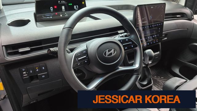 2025 Hyundai Staria - Thumbnail 4