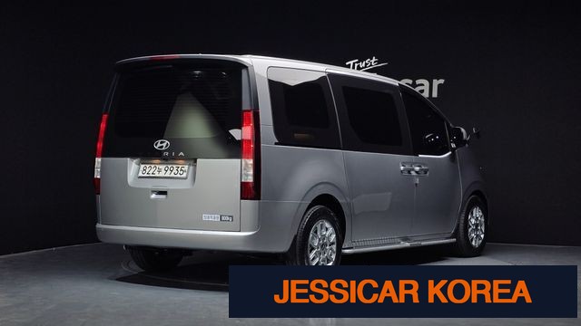 2025 Hyundai Staria - Thumbnail 11