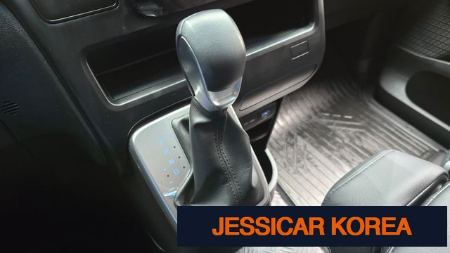 2025 Hyundai Staria - Thumbnail 13
