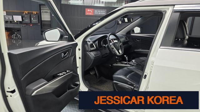 2016 KG Mobility Tivoli - Thumbnail 2